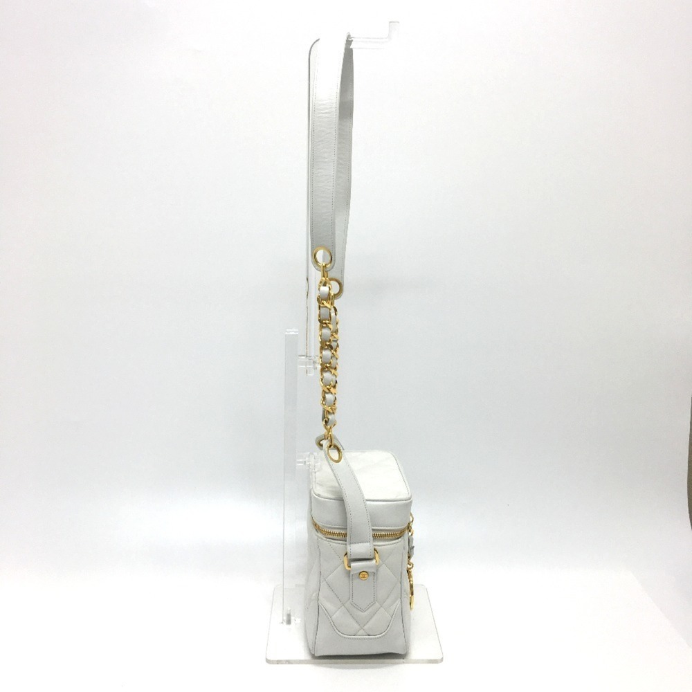 CHANEL White Lambskin Leather Logo Shoulder Bag - Picture 3 of 16